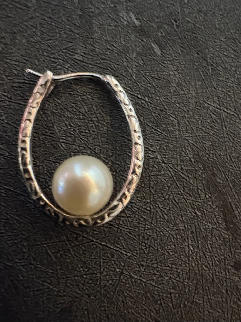 ROBERT EURE DESIGNS .925 STERLING SILVER HOOP FRESH WATER 8MM PEARL.EARRINGS